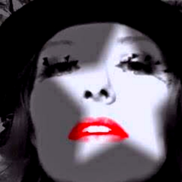 Meet your Posher, Kameron - Picture 2 of 2